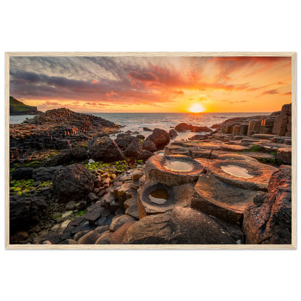 Capture the breathtaking beauty of nature with our framed art print featuring a mesmerising sunset at Giant's Causeway.